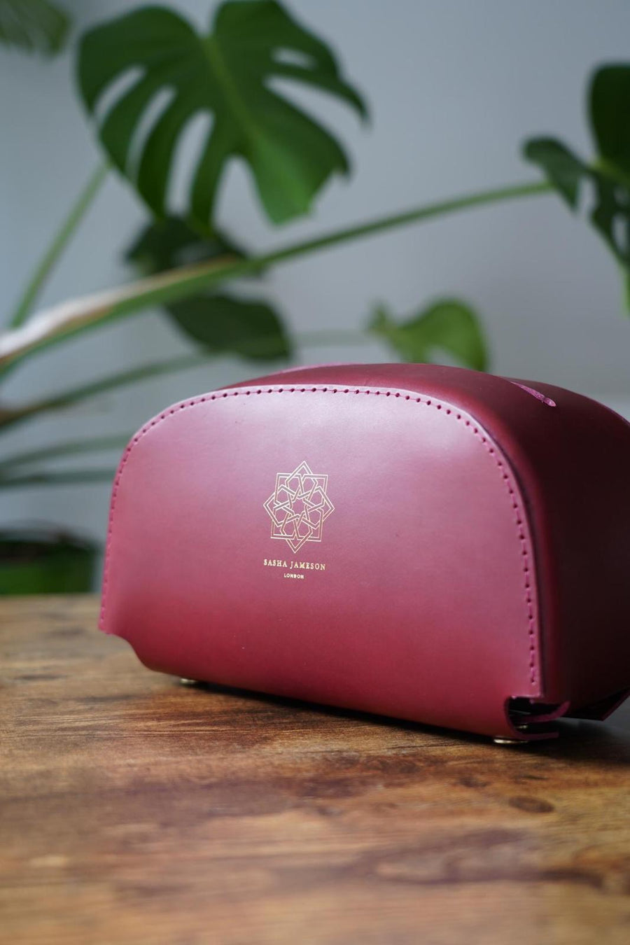 Sloane Tissue Case